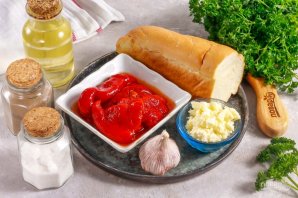 Брускетта с печеным перцем