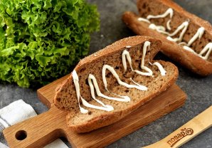 Бутерброд с солеными огурцами Бутерброд с солеными огурцами