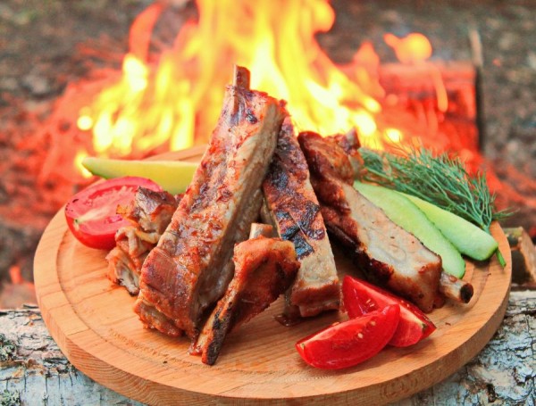 Дачный сезон открыт! Готовим салаты из первой зелени и блюда на гриле        