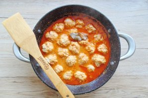 Фрикадельки с томатной подливкой