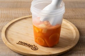 Фруктово-овощной смузи из сельдерея, моркови и банана