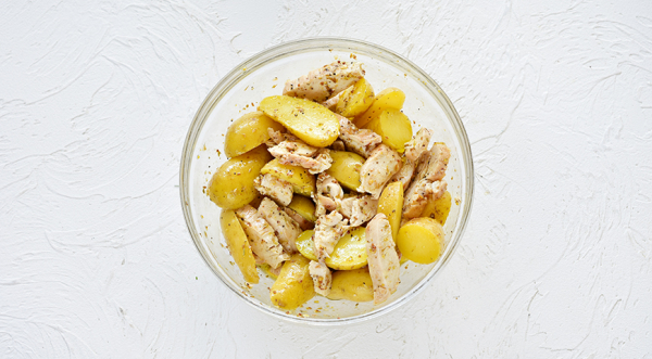 Греческий салат из молодого картофеля с курицей, пошаговый рецепт с фото Греческий салат из молодого картофеля с курицей, пошаговый рецепт с фото