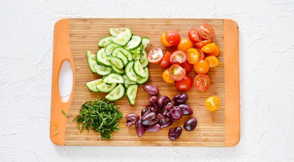 Греческий салат из молодого картофеля с курицей, пошаговый рецепт с фото Греческий салат из молодого картофеля с курицей, пошаговый рецепт с фото