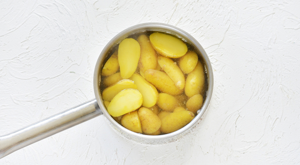 Греческий салат из молодого картофеля с курицей, пошаговый рецепт с фото Греческий салат из молодого картофеля с курицей, пошаговый рецепт с фото