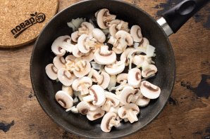 Гречневая лапша с грибами, овощами и кокосовым молоком