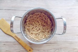 Гречневая лапша "Соба" с грибами и креветками