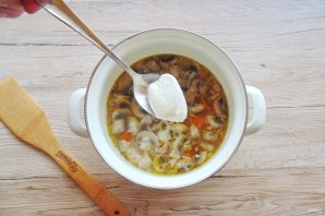 Грибной суп с плавленым сыром и сливками
