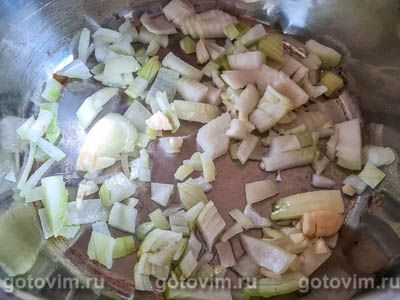 Густой суп из красной чечевицы с помидорами и сладким перцем