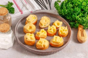 Канапе с охотничьими колбасками