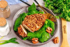 Куриная грудка запеченная с грецкими орехами