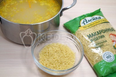 Куриный суп с вермишелью паутинка Куриный суп с вермишелью паутинка