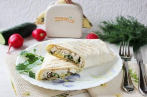 Лаваш с курицей, грибами и сыром