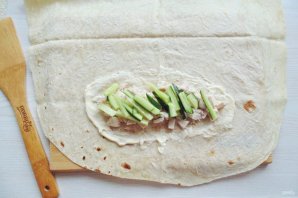 Лаваш с курицей, грибами и сыром