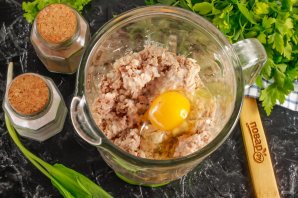 Ливерная яичная колбаса