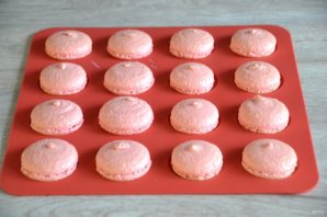 "Макаронс" на итальянской меренге