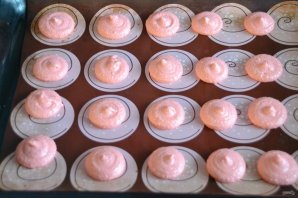 "Макаронс" на итальянской меренге