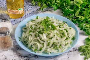Маринованный лук с петрушкой