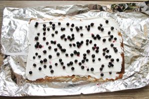 Меренговый рулет с черникой