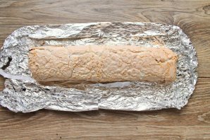 Меренговый рулет с черникой