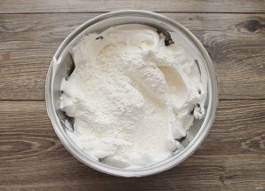 Меренговый рулет с клубникой