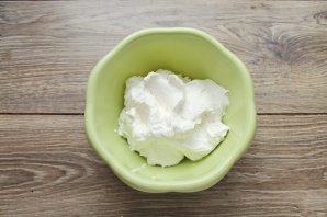 Меренговый рулет с клубникой