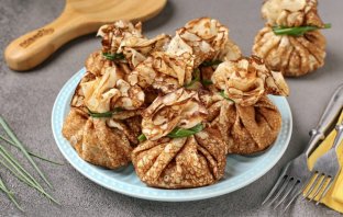 Мешочки из блинов с начинкой