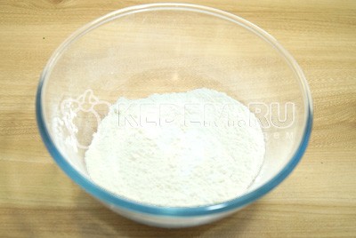 Нежная шарлотка с яблоками в духовке Нежная шарлотка с яблоками в духовке