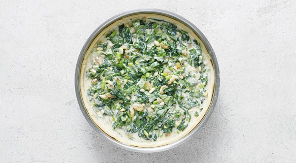 Нежный пирог с зеленью и кедровыми орехами, пошаговый рецепт с фото Нежный пирог с зеленью и кедровыми орехами, пошаговый рецепт с фото