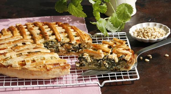 Нежный пирог с зеленью и кедровыми орехами, пошаговый рецепт с фото Нежный пирог с зеленью и кедровыми орехами, пошаговый рецепт с фото