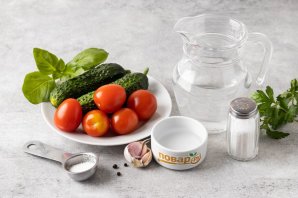 Огурцы и помидоры с базиликом на зиму