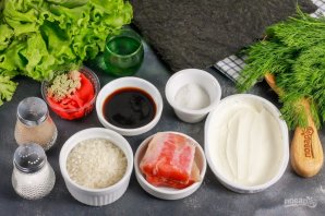 Онигири с лососем