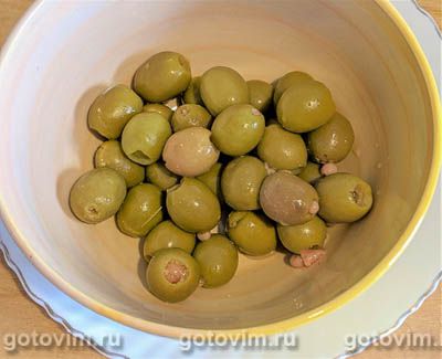 Овощной салат с креветками и мидиями