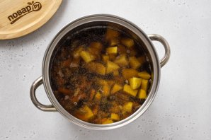 Постные щи из свежей капусты с сушеными грибами