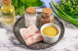 Пшенная каша с салом