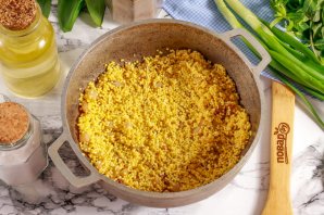 Пшенная каша с салом