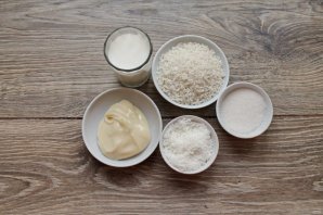 Рисовая каша с кокосовой стружкой и сгущенным молоком