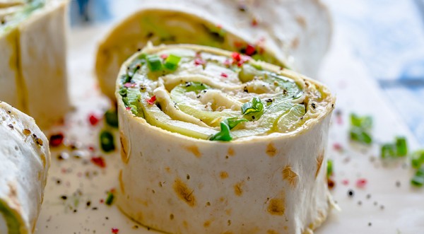 Рулетики с кабачками, сыром и хумусом, пошаговый рецепт с фото Рулетики с кабачками, сыром и хумусом, пошаговый рецепт с фото