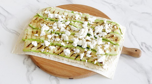 Рулетики с кабачками, сыром и хумусом, пошаговый рецепт с фото Рулетики с кабачками, сыром и хумусом, пошаговый рецепт с фото