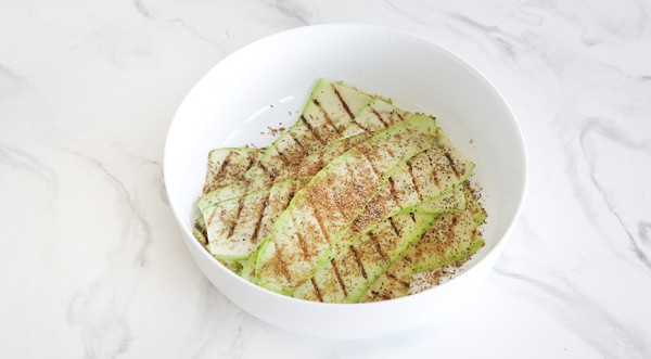 Рулетики с кабачками, сыром и хумусом, пошаговый рецепт с фото Рулетики с кабачками, сыром и хумусом, пошаговый рецепт с фото