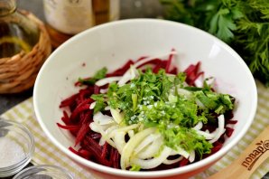 Салат из свеклы с маринованным луком