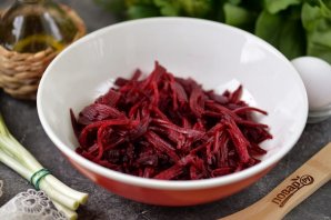 Салат из свеклы с щавелем