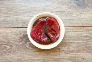 Салат с жареным тунцом