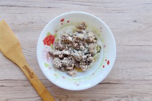 Салат "Желтый одуванчик" с кукурузой