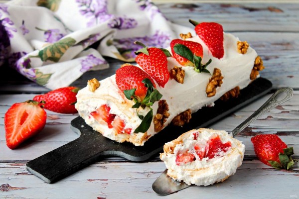 Сезон клубники! Что приготовить из этой ароматной ягоды        