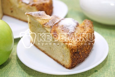 Шарлотка с яблоками в духовке