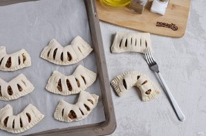 Слойки с фаршем