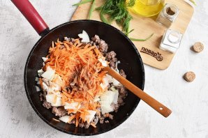 Слойки с фаршем