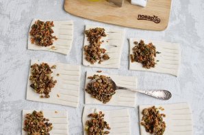 Слойки с фаршем