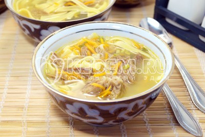 Суп с говядиной и лапшой Суп с говядиной и лапшой