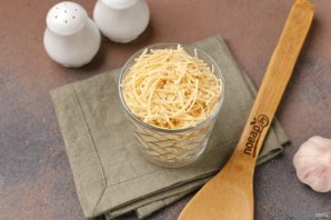 Суп с тушёнкой и вермишелью